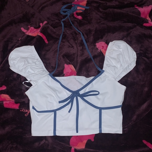 White halter crop top - Picture 2 of 3